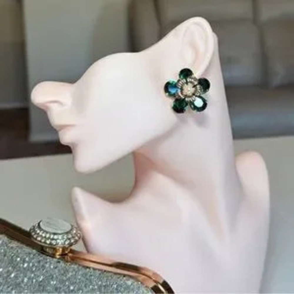 Spring Green Flower and Pearl Details Earrings